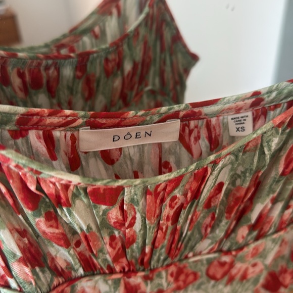 Floral Red and Cream Women's Skirt - Picture 5 of 7